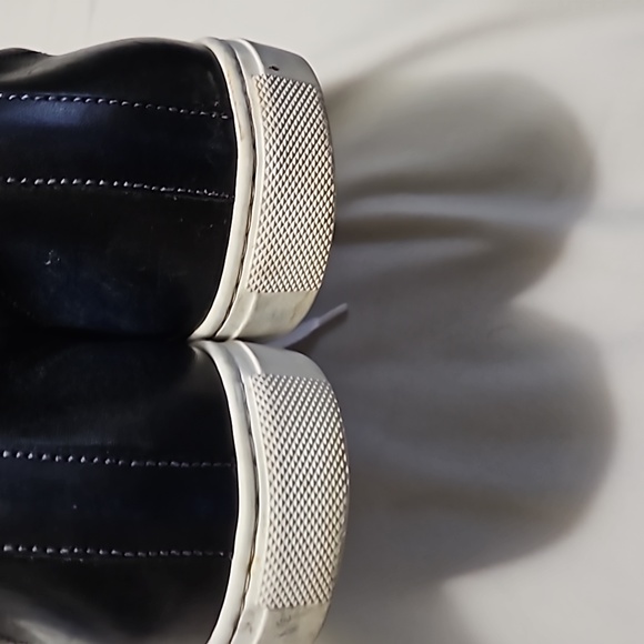 Mezlan sneakers. - Picture 7 of 8